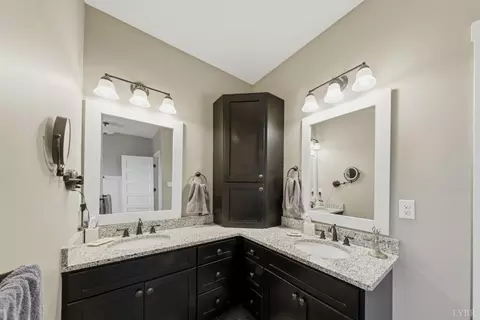 Bath - 279 Tradewind Dr, Evington, VA 24550 photo 6 of 9