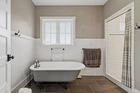 Bath - 279 Tradewind Dr, Evington, VA 24550 photo 3 of 9