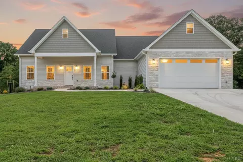 2831 Everett Rd, Forest, VA 24551 photo 1