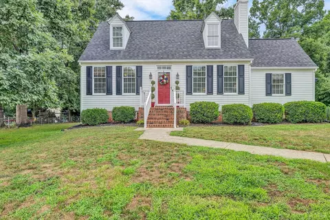 222 Shady Oak Dr, Madison Heights, VA 24572