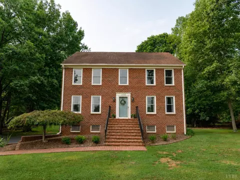 1569 Gladden Cir, Forest, VA 24551