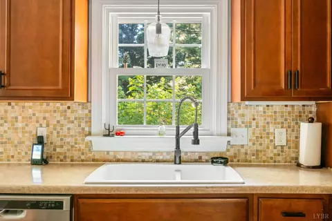 Kitchen - 109 Britt Pl, Forest, VA 24551 photo 5 of 5