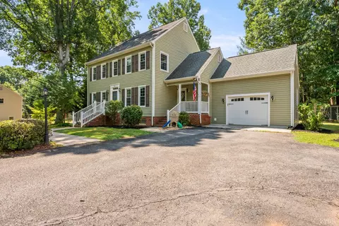 Exterior - 109 Britt Pl, Forest, VA 24551 photo 3 of 14
