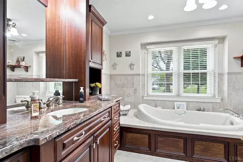 Bath - 119 Old Mill Ct, Amherst, VA 24521 photo 2 of 5