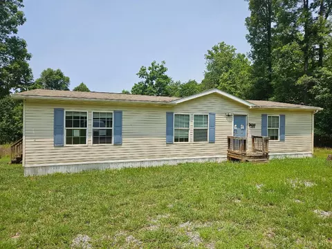 1408 Logwood Ln, Huddleston, VA 24104