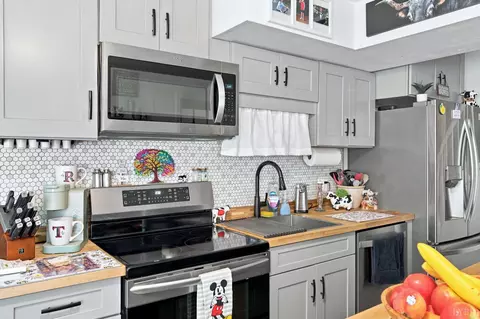 Kitchen - 103 Waterview Cir, Forest, VA 24551 photo 6 of 6
