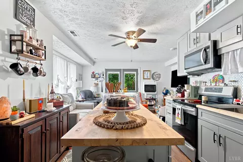 Kitchen - 103 Waterview Cir, Forest, VA 24551 photo 5 of 6