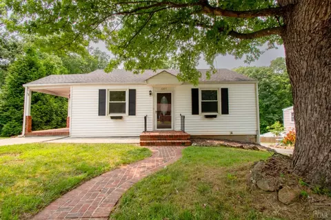 1107 Poplar St, Bedford, VA 24523