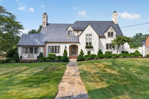 1910 Parkland Dr, Lynchburg, VA 24503