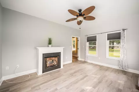 Living - 1283 Gladden Cir, Forest, VA 24551 photo 4 of 4