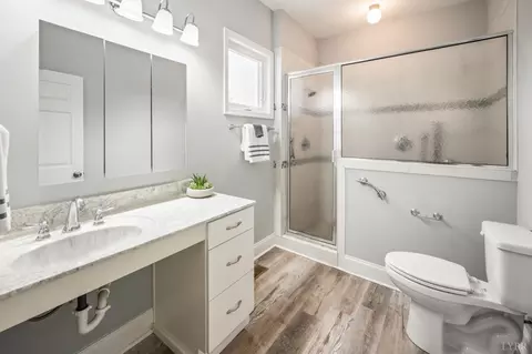 Bath - 1283 Gladden Cir, Forest, VA 24551 photo 2 of 4
