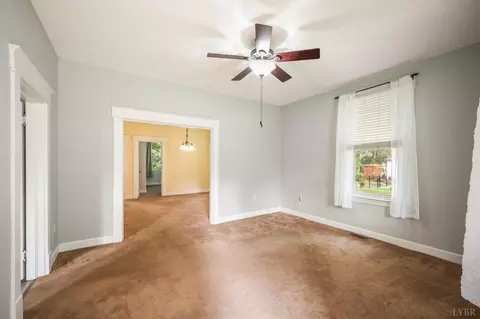 Living - 1283 Gladden Cir, Forest, VA 24551 photo 2 of 4
