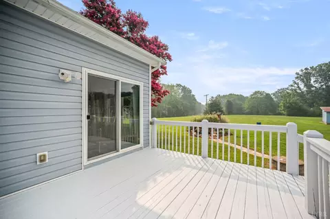 Exterior - 1283 Gladden Cir, Forest, VA 24551 photo 12 of 17