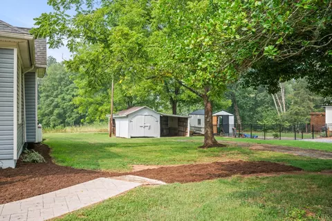 Exterior - 1283 Gladden Cir, Forest, VA 24551 photo 7 of 17