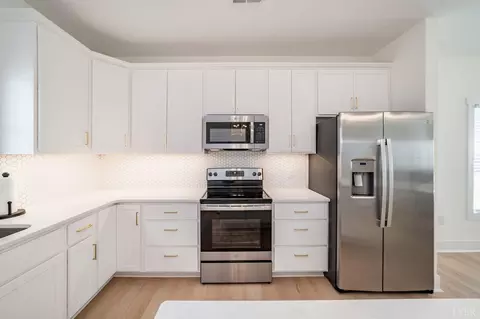 Kitchen - 175 Night Sky Cir, Forest, VA 24551 photo 3 of 3