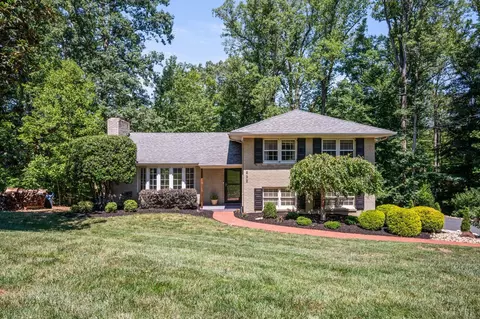 933 Rothowood Rd, Lynchburg, VA 24503