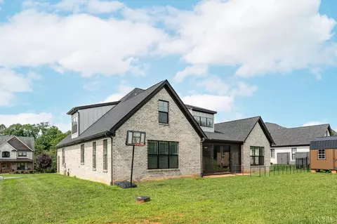Exterior - 942 Leander Dr, Forest, VA 24551 photo 8 of 11