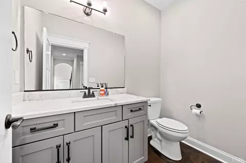 Bath - 942 Leander Dr, Forest, VA 24551 photo 4 of 7