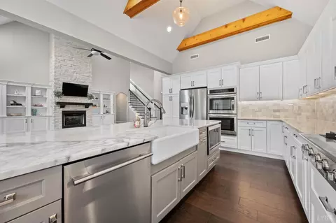 Kitchen - 942 Leander Dr, Forest, VA 24551 photo 4 of 4