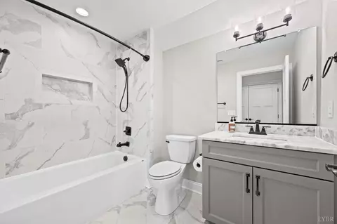 Bath - 942 Leander Dr, Forest, VA 24551 photo 6 of 7