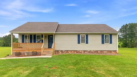1904 Angel Pl, Huddleston, VA 24104
