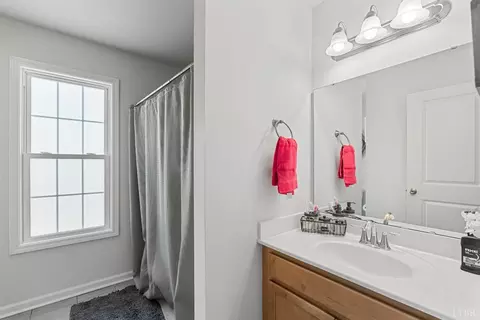 Bath - 217 Traverse Dr, Evington, VA 24550 photo 4 of 5