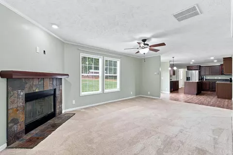 Living - 195 Finders Way, Amherst, VA 24521 photo 11 of 11
