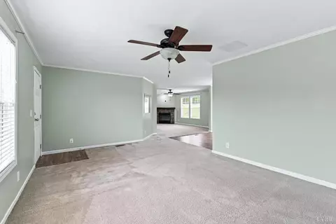 Living - 195 Finders Way, Amherst, VA 24521 photo 4 of 11