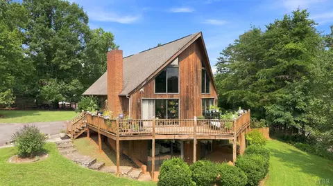 101 Cambridge Dr, Lynchburg, VA 24502