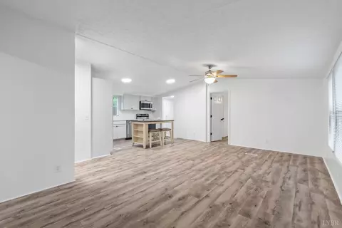 7032 Stage Rd, Concord, VA 24538 photo 2