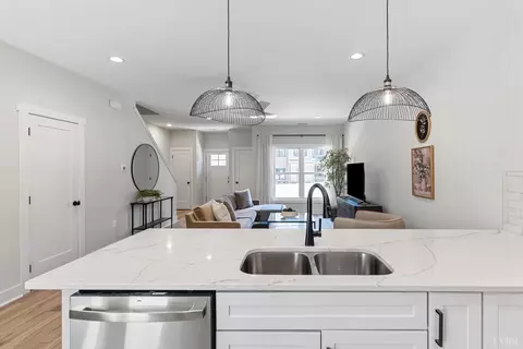 Kitchen - 1016 Harrison Dr, Forest, VA 24551 photo 4 of 4