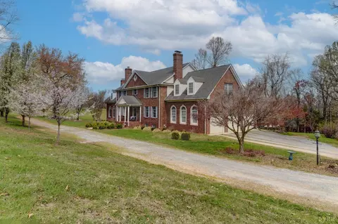 Exterior - 3471 Bellevue Rd, Forest, VA 24551 photo 4 of 24