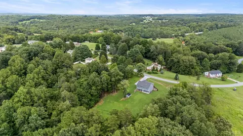 View/Area - 117 E Otter Ridge Dr, Goode, VA 24556 photo 2 of 6