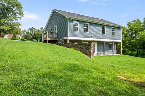 Exterior - 117 E Otter Ridge Dr, Goode, VA 24556 photo 6 of 10