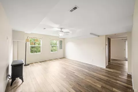 Living - 117 E Otter Ridge Dr, Goode, VA 24556 photo 4 of 6