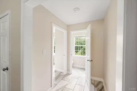 Entry Way - 117 E Otter Ridge Dr, Goode, VA 24556 photo 3 of 7