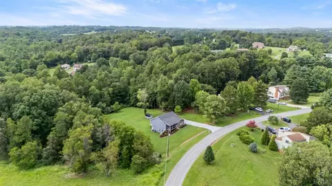 View/Area - 117 E Otter Ridge Dr, Goode, VA 24556 photo 5 of 6