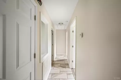Entry Way - 117 E Otter Ridge Dr, Goode, VA 24556 photo 5 of 7