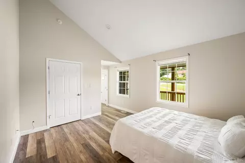 Bedroom - 117 E Otter Ridge Dr, Goode, VA 24556 photo 2 of 6