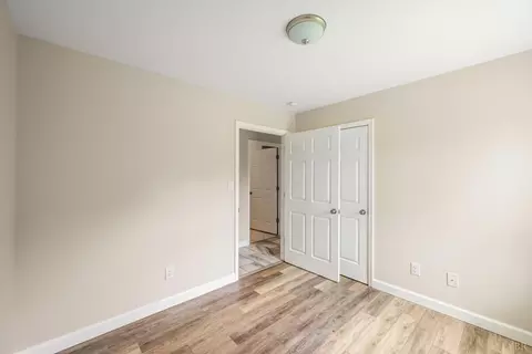 Bedroom - 117 E Otter Ridge Dr, Goode, VA 24556 photo 3 of 6