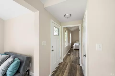 Entry Way - 117 E Otter Ridge Dr, Goode, VA 24556 photo 4 of 7