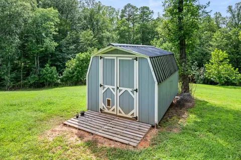 Exterior - 117 E Otter Ridge Dr, Goode, VA 24556 photo 8 of 10