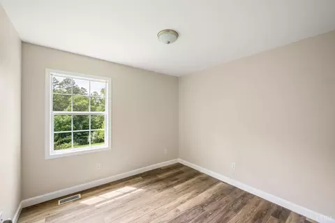Bedroom - 117 E Otter Ridge Dr, Goode, VA 24556 photo 6 of 6