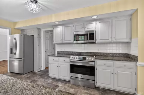 Kitchen - 309 Eastwind Dr, Forest, VA 24551 photo 3 of 3