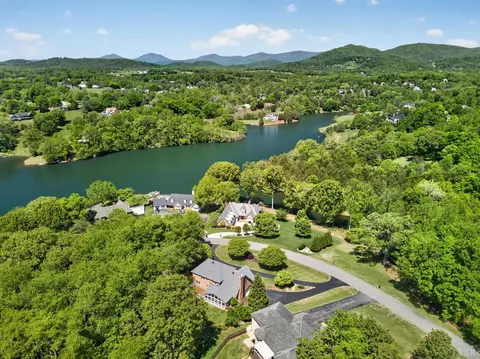 View/Area - 309 Eastwind Dr, Forest, VA 24551 photo 4 of 11