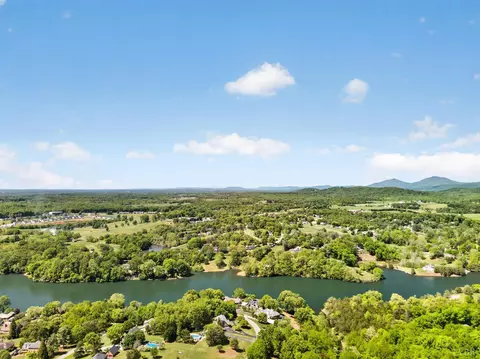 View/Area - 309 Eastwind Dr, Forest, VA 24551 photo 9 of 11
