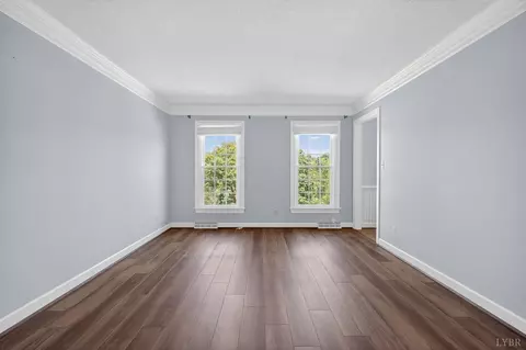 Living - 309 Eastwind Dr, Forest, VA 24551 photo 4 of 6