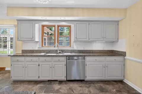 Kitchen - 309 Eastwind Dr, Forest, VA 24551 photo 2 of 3