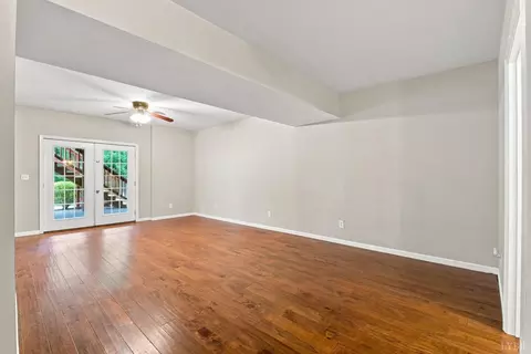 Living - 1440 Ty Bluff Rd, Forest, VA 24551 photo 3 of 4