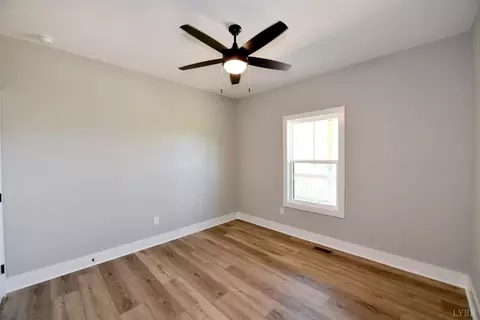Bedroom - 9726 Leesville Rd, Evington, VA 24550 photo 4 of 7